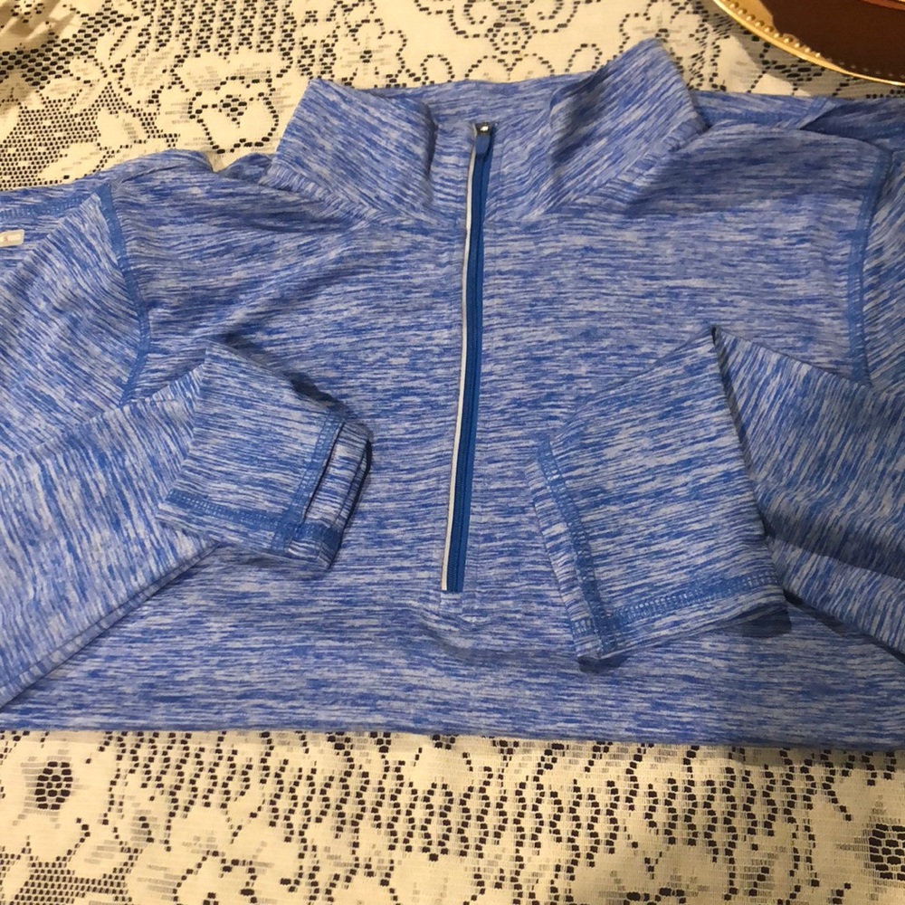 a work out sweater/ thermo!